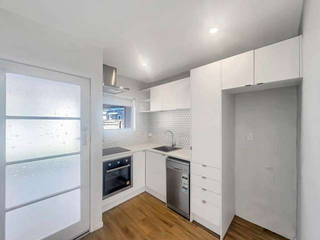 2/32 Canal Road Avondale_3