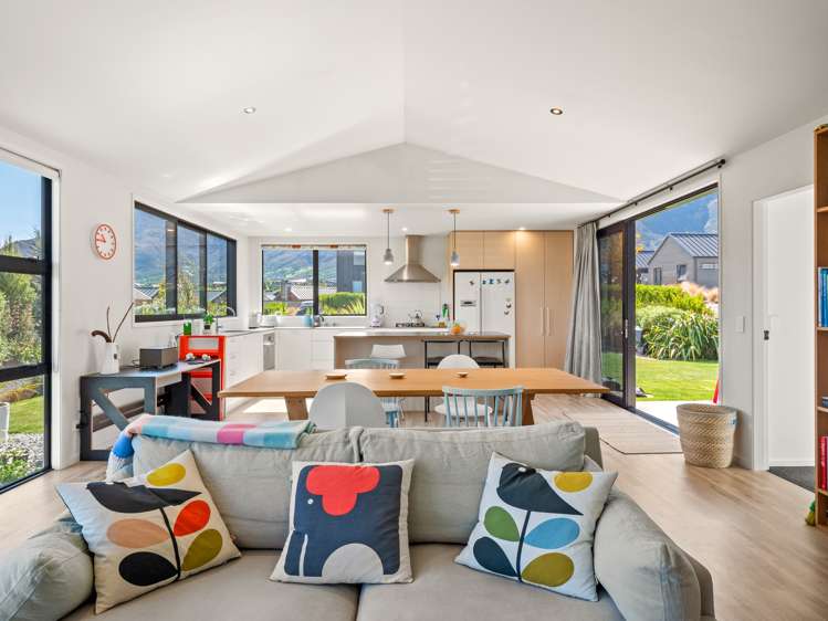 7 Polperro Court Jacks Point_3