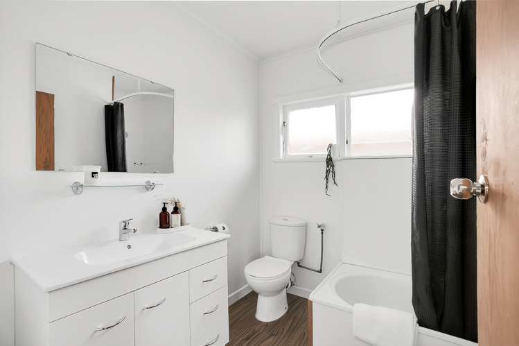 3/1 Neville Street Point Chevalier_9