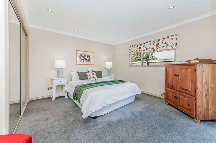 204 Southfield Drive Lincoln_24