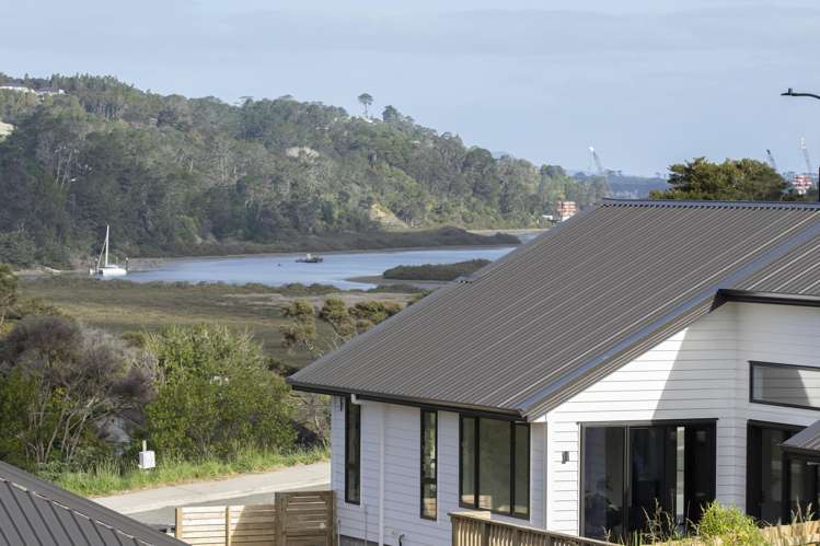 17 Awanui Road Red Beach_26