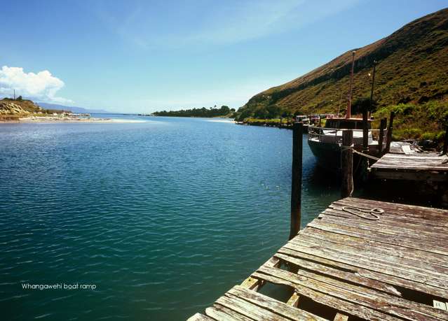 32 Avon Drive Mahia_3