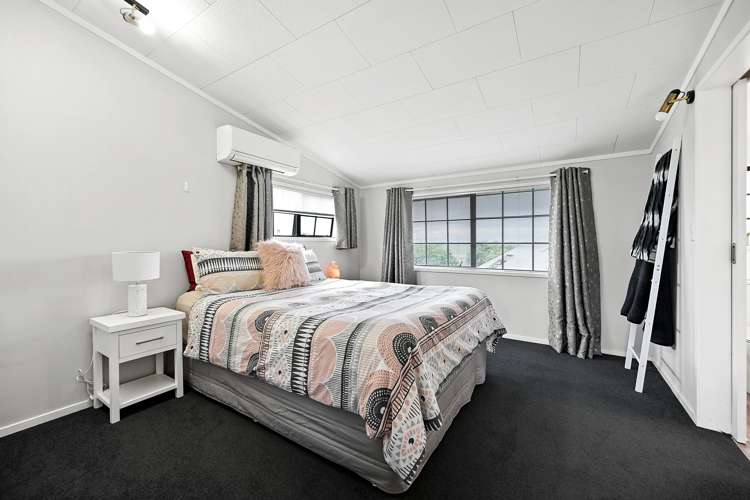 5 Monique Place Dinsdale_13