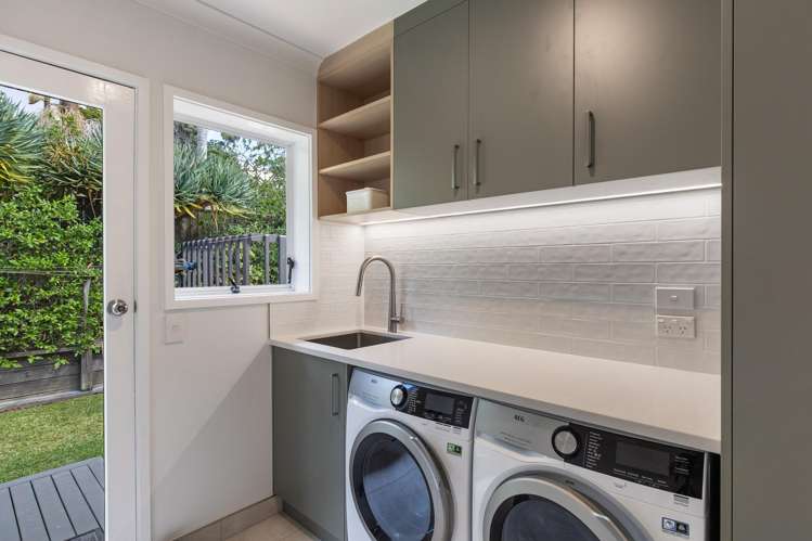 14 Hamish Place Sunnyhills_18