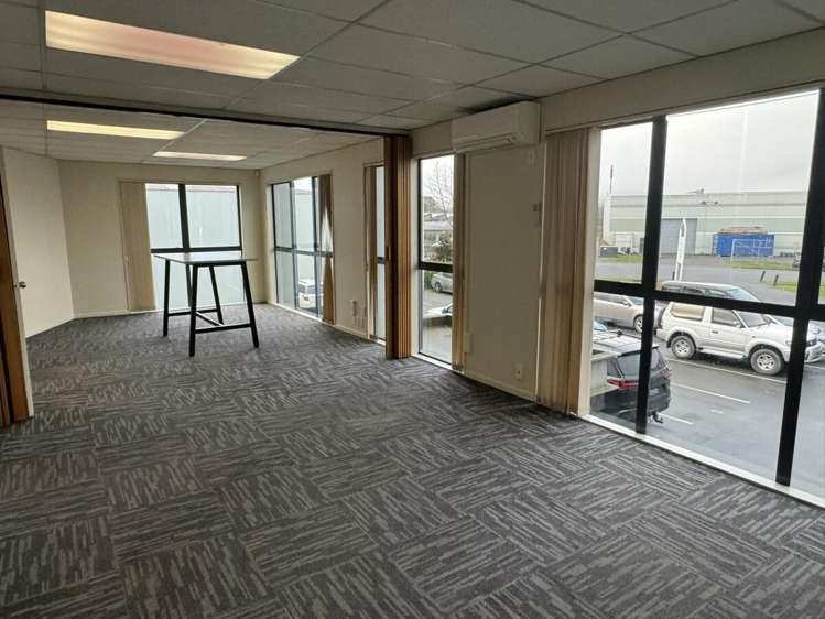 Unit E, 5 Tenahaun Place Wigram_6