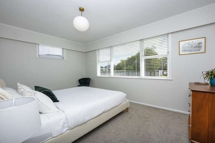 8 Brennan Avenue Te Atatu Peninsula_12