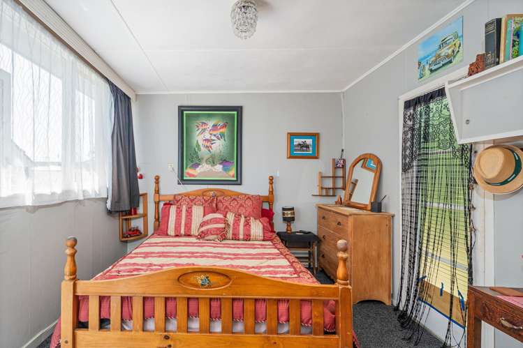 44 Marine Parade Cooks Beach_27