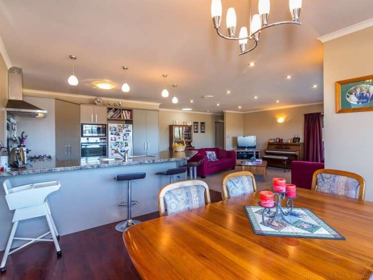 50 Percy Kinsman Crescent Riverstone Terraces_14