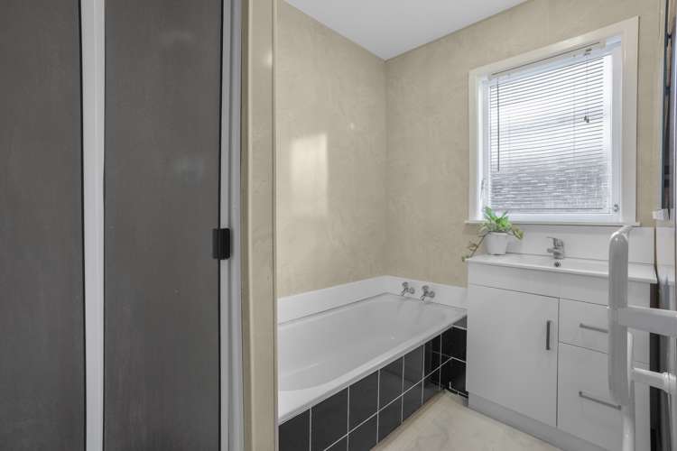 2 Meremere Street Wainuiomata_12