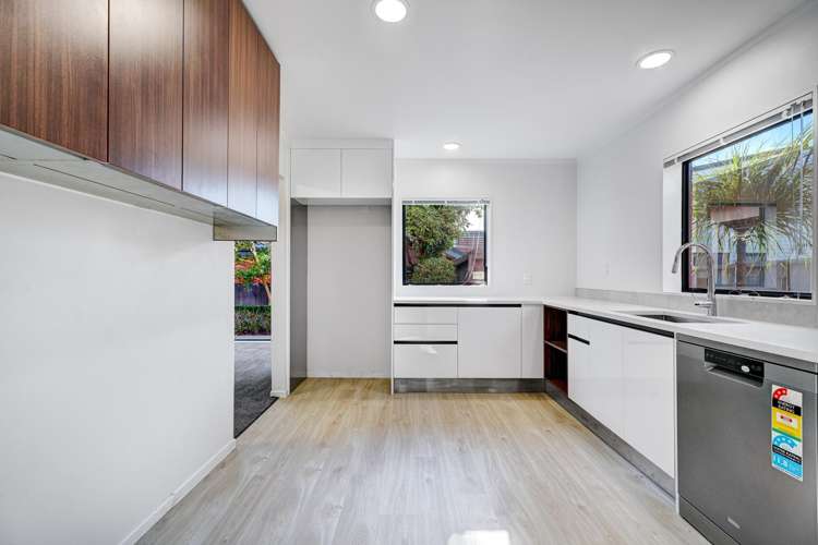 2/24 Miro Street New Lynn_17