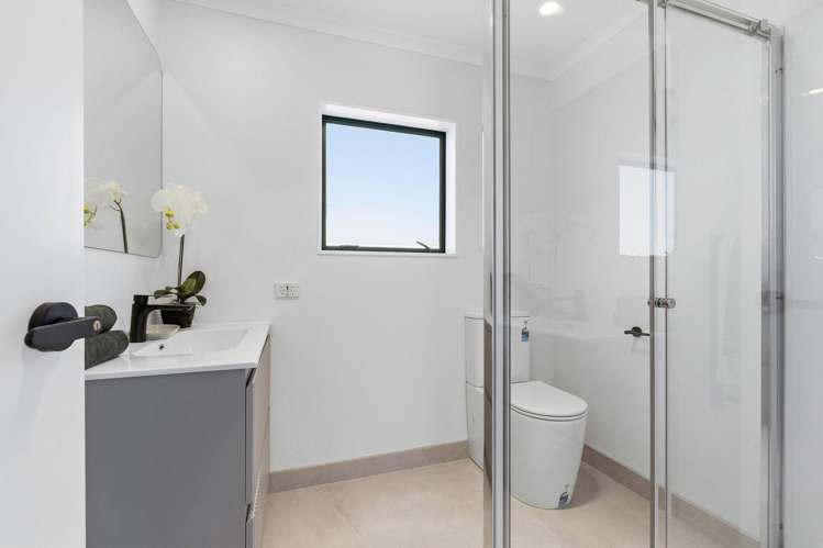 2/11 Roanoke Way Albany_19