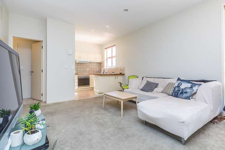 1/2 Upper Queen Street Auckland Central_5