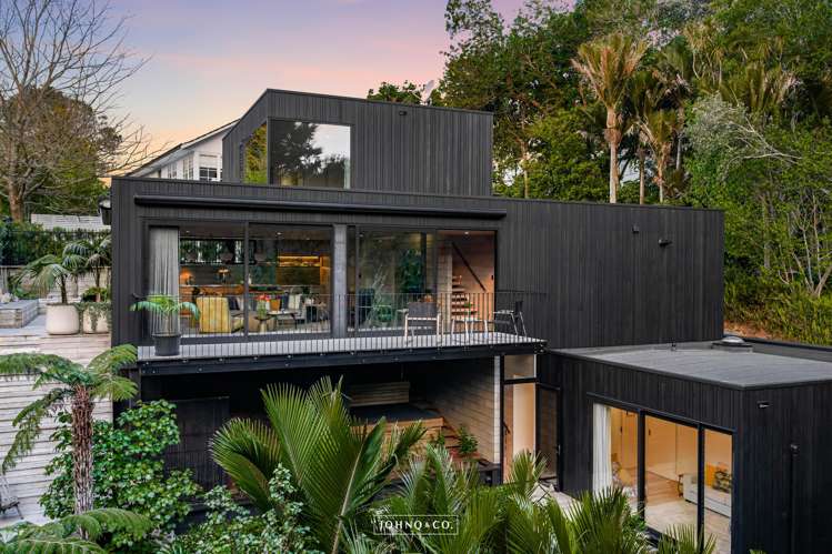 60A Waiatarua Road_0