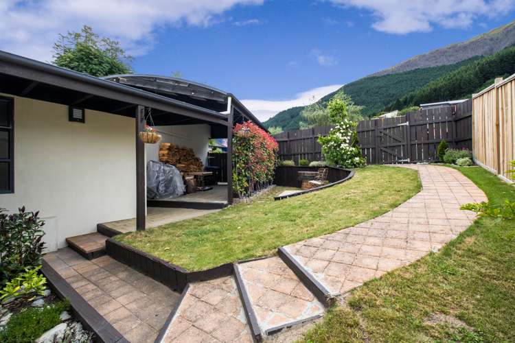 11a Avalon Crescent Fernhill/Sunshine Bay_19