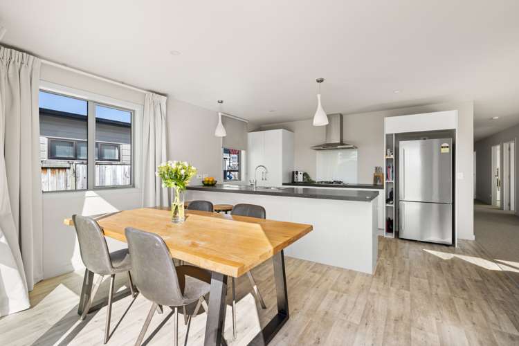 210 Lakes Boulevard Pyes Pa_2