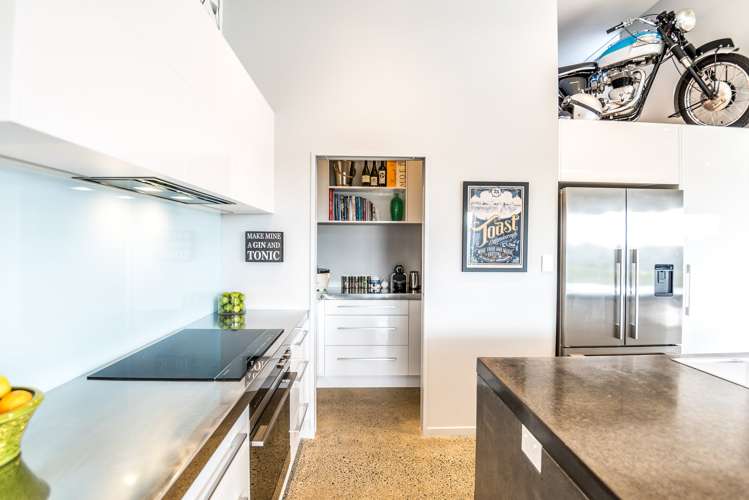 77 Intrepid Crescent Beachlands_7