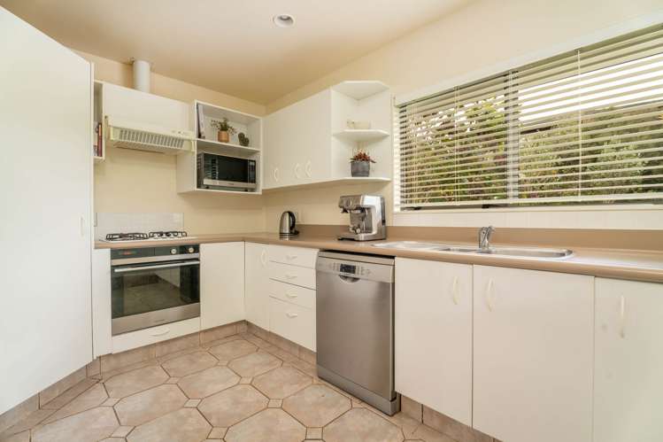 2 Myers Grove Churton Park_12