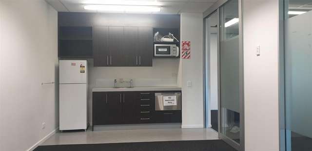17 Barry Hogan Place Addington_2