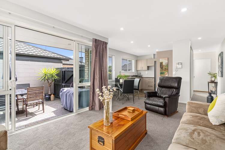16c Achilles Street Burwood_3