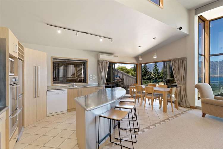 3 Caples Place Fernhill/Sunshine Bay_23