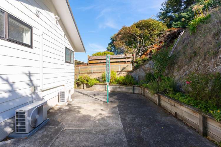 64 Fyvie Avenue Tawa_17