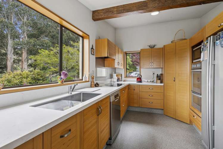 164 Gladstone Road North_4