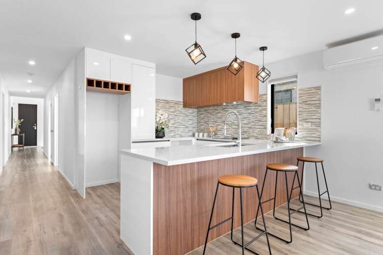 17 Kahui Parade Karaka_5