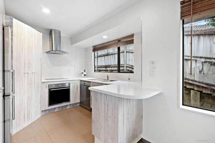 10 Earnslaw Crescent Clover Park_12