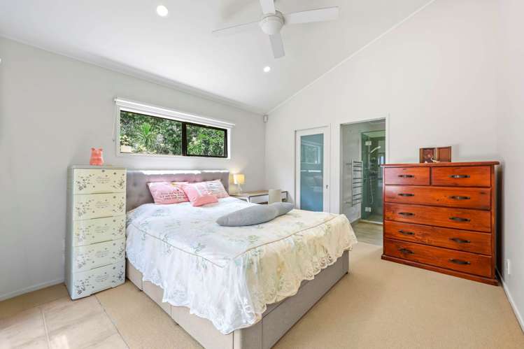 18 Janome Place Bucklands Beach_16