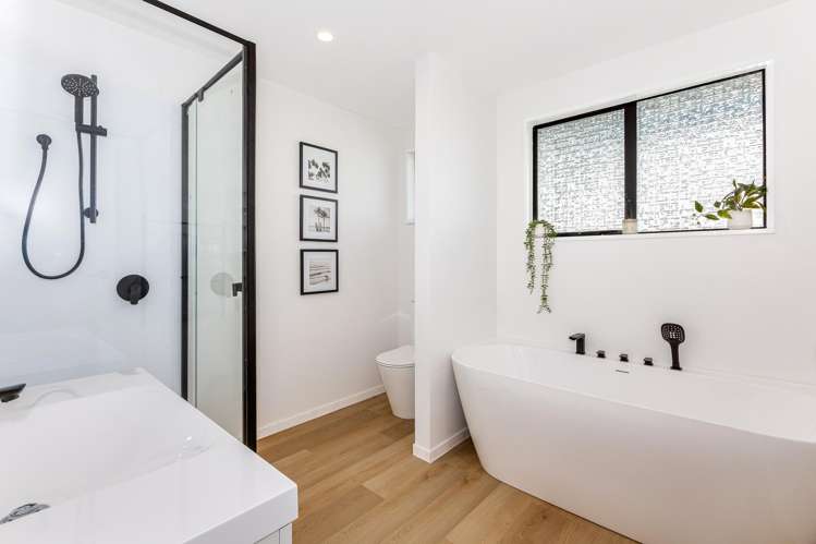 49 Handyside Street Tawa_13