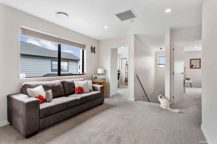 9 Hangar Lane Whenuapai_11