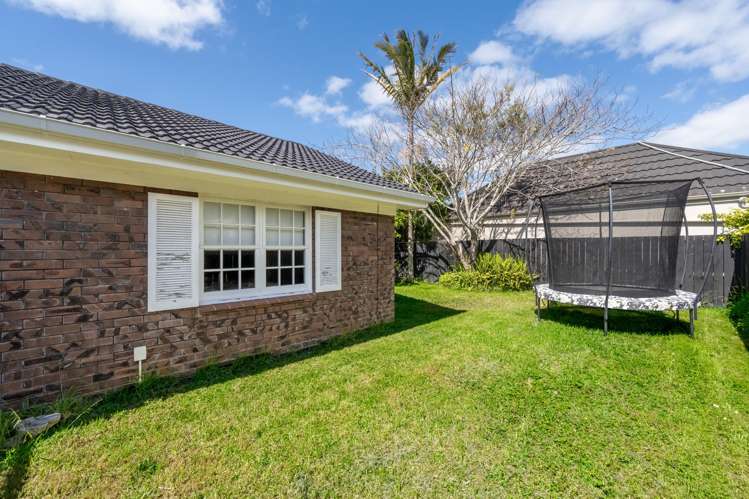 1/4 and 2/4 Jern Place Eastern Beach_11