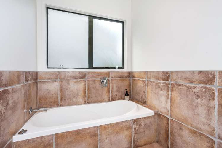 5 Les Fisher Place Pukekohe_12