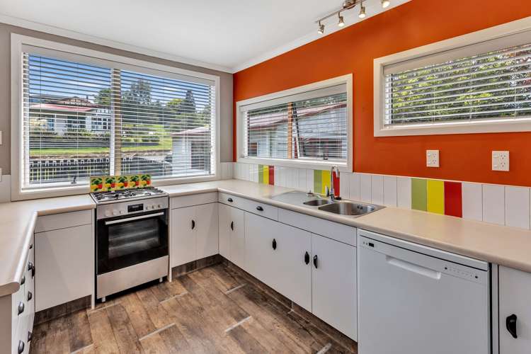 10 Farm Street Lumsden_14