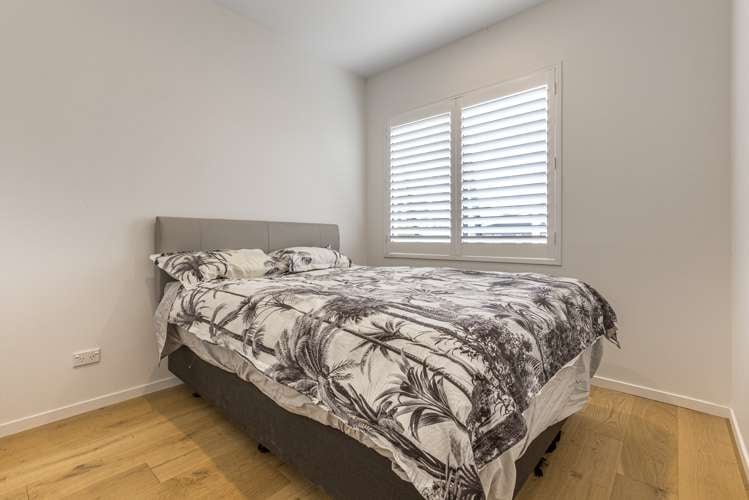 2/37 Glen Atkinson Street St Heliers_13