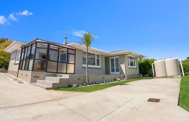 Solid Brick Living–Hill Park School Zone!