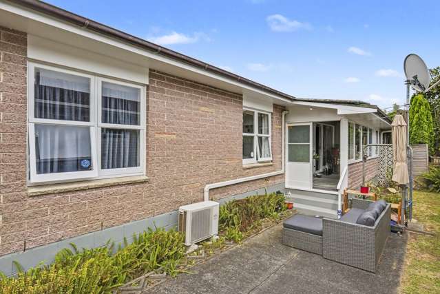 Raumati Beach Townhouse - BEO $600,000