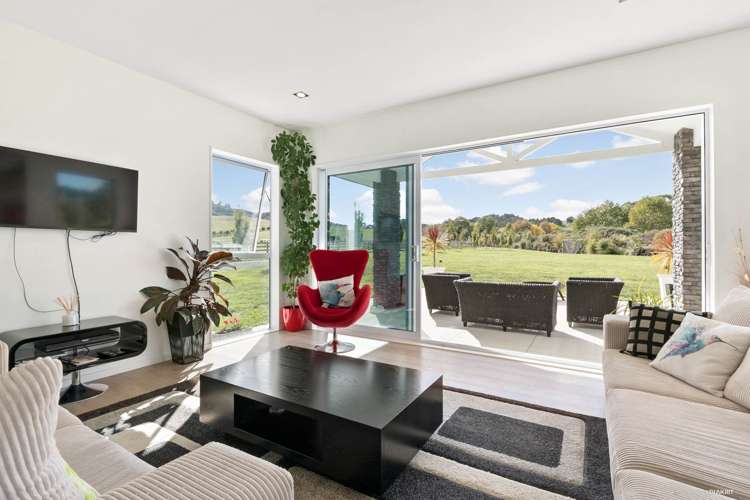 1 Ngaire Close Wainui_4