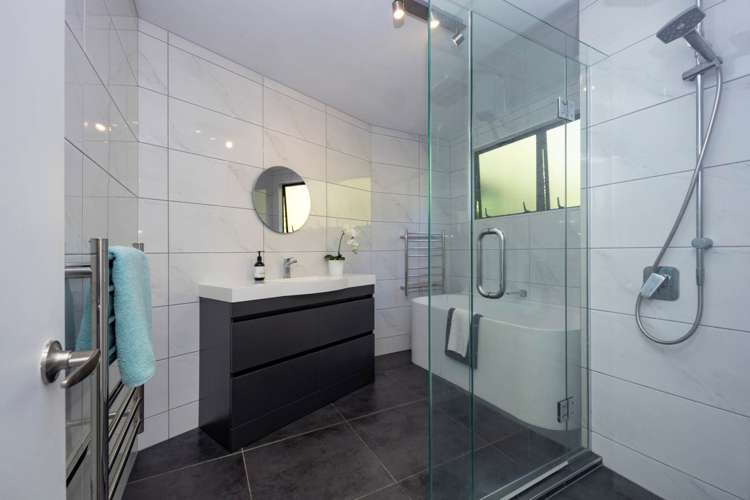 156 Laingholm Drive Laingholm_13