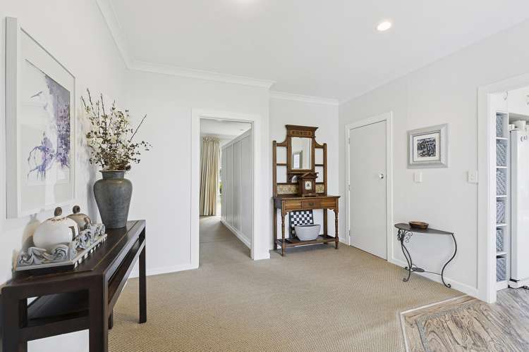 31 Kiriwai Road Paremata_10