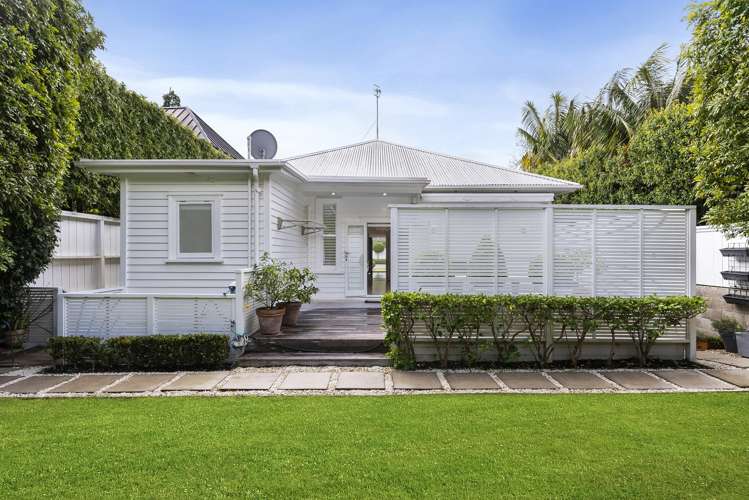 26 Sarsfield Street Herne Bay_23