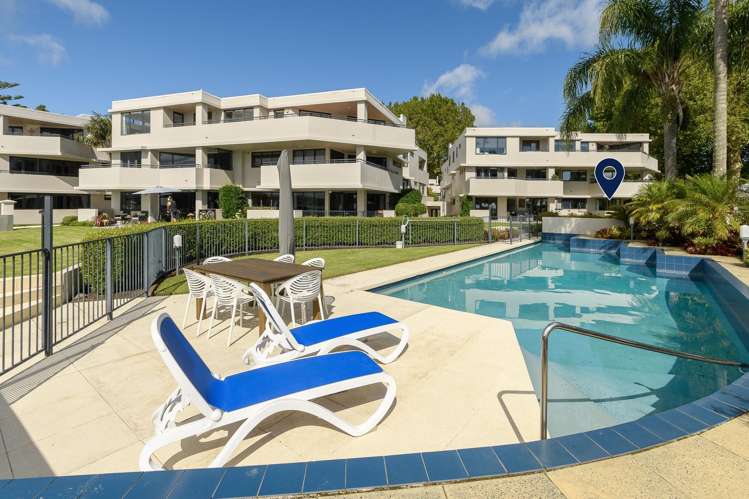 1/2 Sixth Avenue Avenues_5