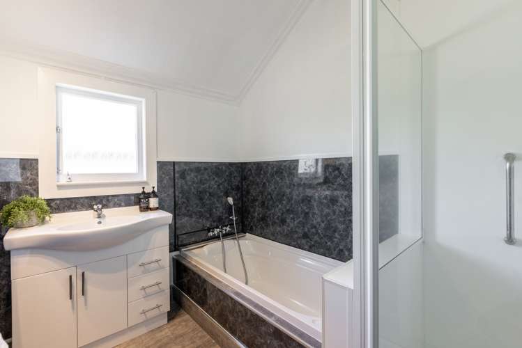 908 Oliphant Road Raureka_14