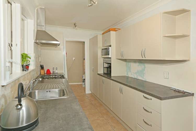 8 Castaing Crescent Te Atatu South_6