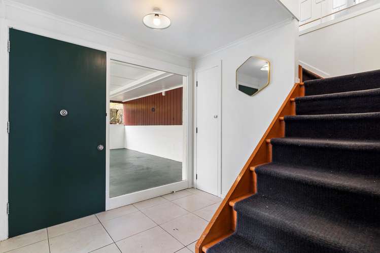 1/1 Nea Place Hillcrest_15