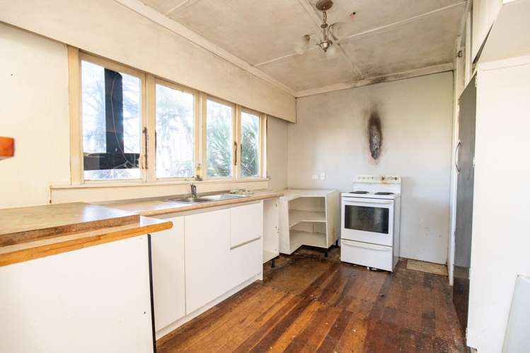 9 Front Miranda Road_5