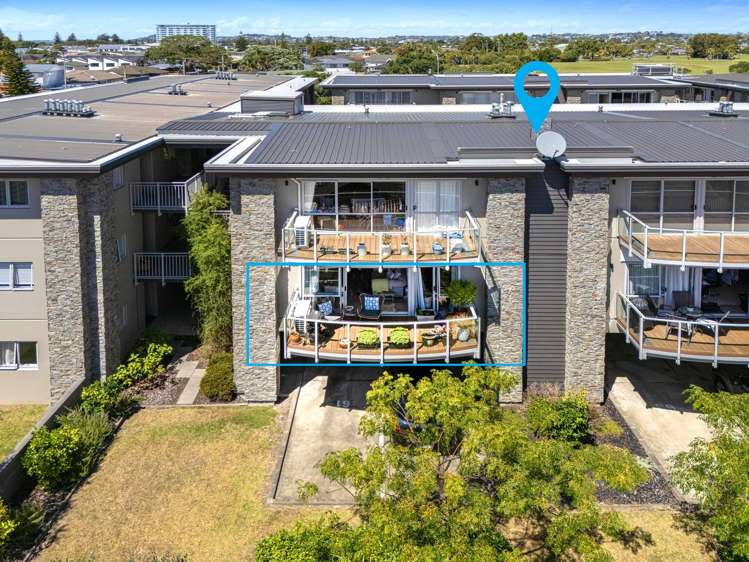 206/252 Centreway Road Orewa_1