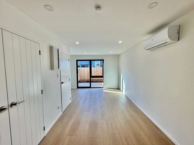 26/21 Von Sturmer Street Mangere East_1