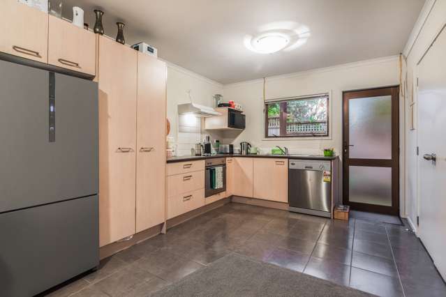 1/94 Glengarry Road Glen Eden_2