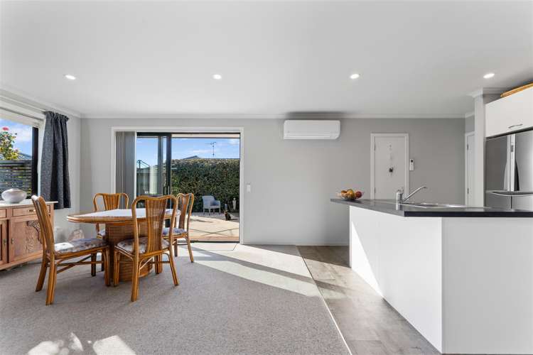17 Hammill Grove Stoke_14
